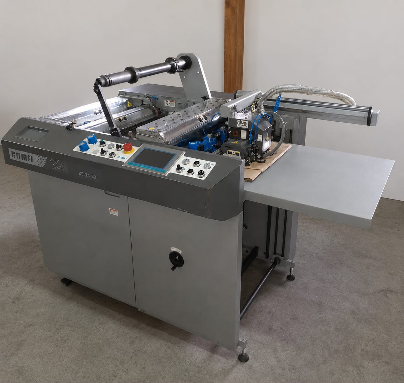 Automatyczna maszyna do laminowania Delta 52 rok prod. 2016 1 Automatyczna maszyna do laminowania Delta 52 rok prod. 2016